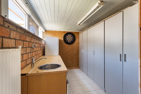 Foto - Te koop: instapklare hoekwoning met oprit en garage!
